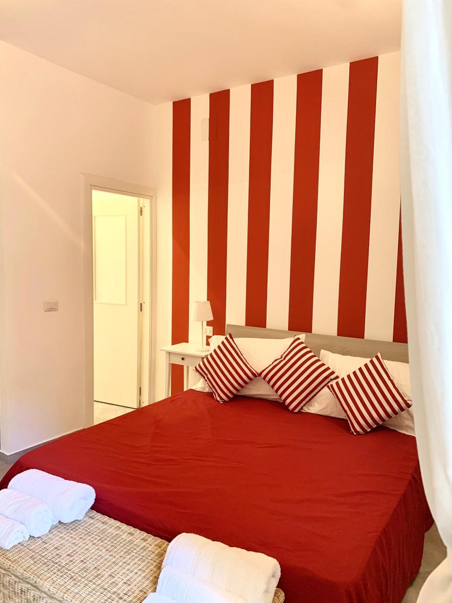 Casa Giulia, Nuovo Appartamento In Centro! 나폴리 외부 사진