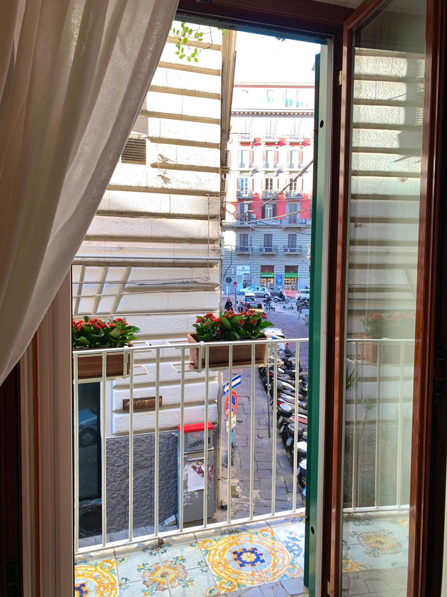 Casa Giulia, Nuovo Appartamento In Centro! 나폴리 외부 사진